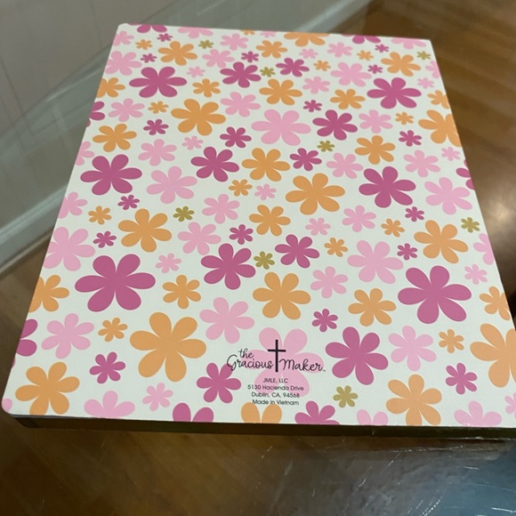 The Gracious Maker NEW Jurnal Pray - Picture 2 of 6